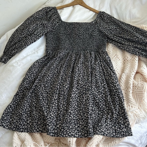 Black/off white Dress - Picture 2 of 4